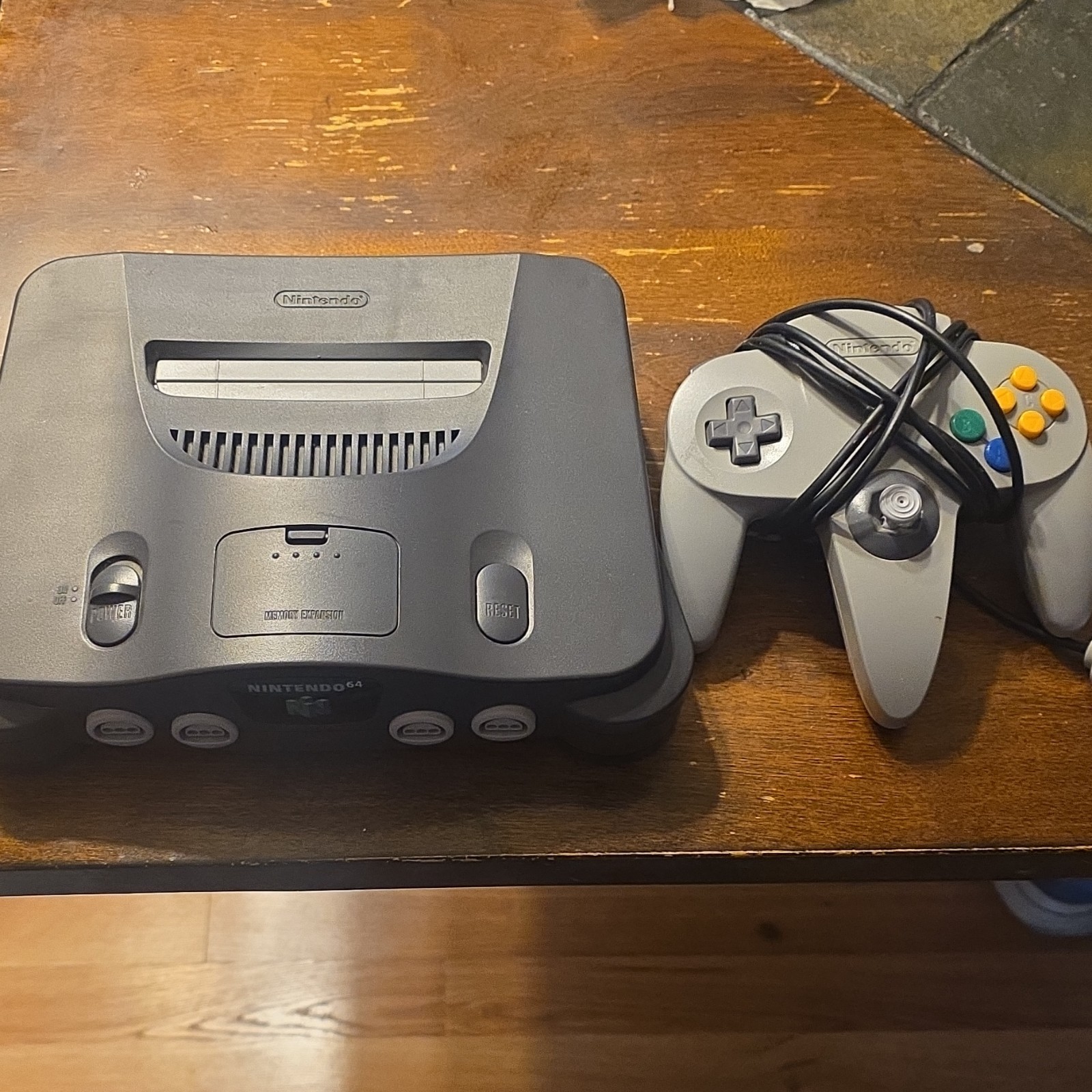 Nintendo 64 NUS-001(USA) Gray Console Component RCA Multiplayer NTSC Controller