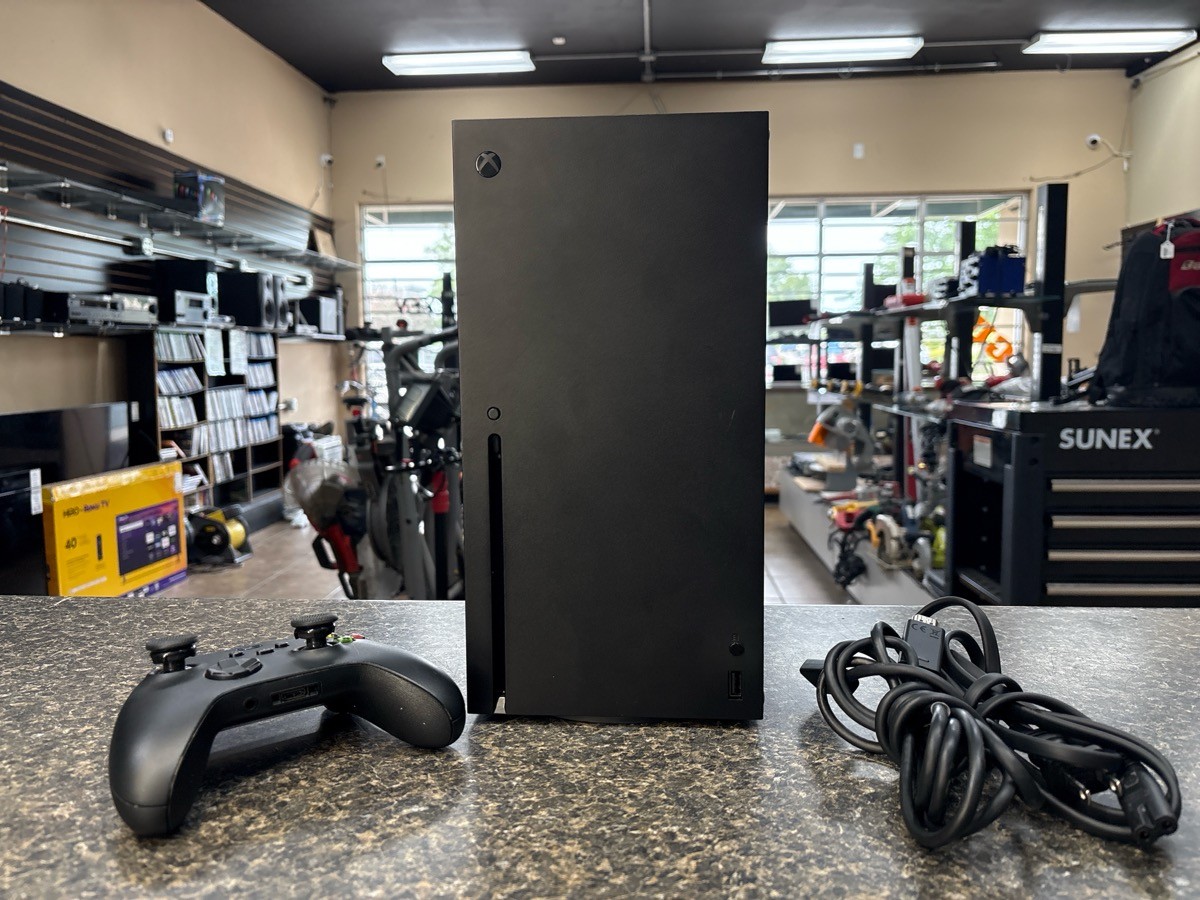 USED MICROSOFT XBOX SERIES X 1882 1TB VIDEO GAME CONSOLE (QUI005174)