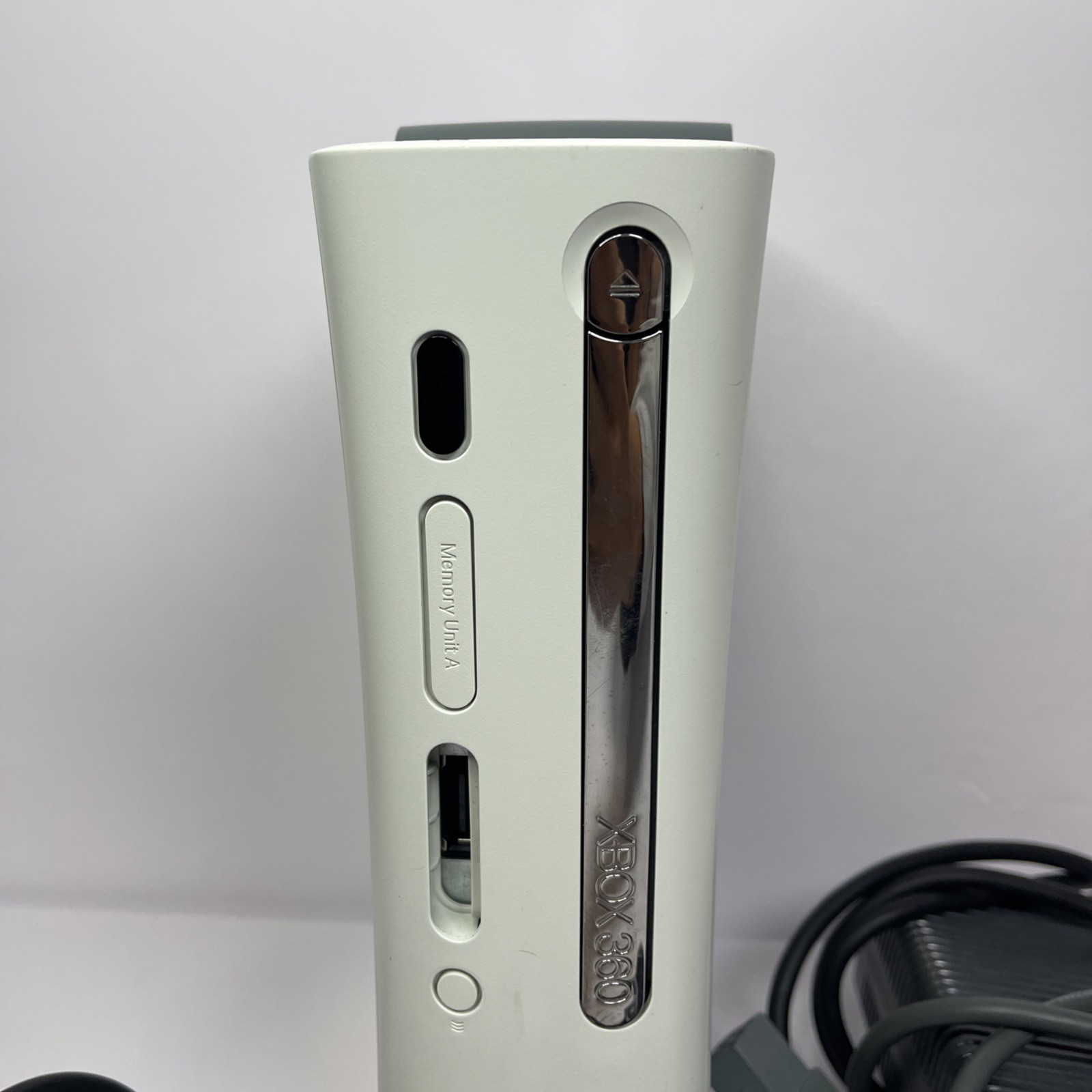 Microsoft Xbox 360 White Video Gaming Console System Includes Controller READ DC