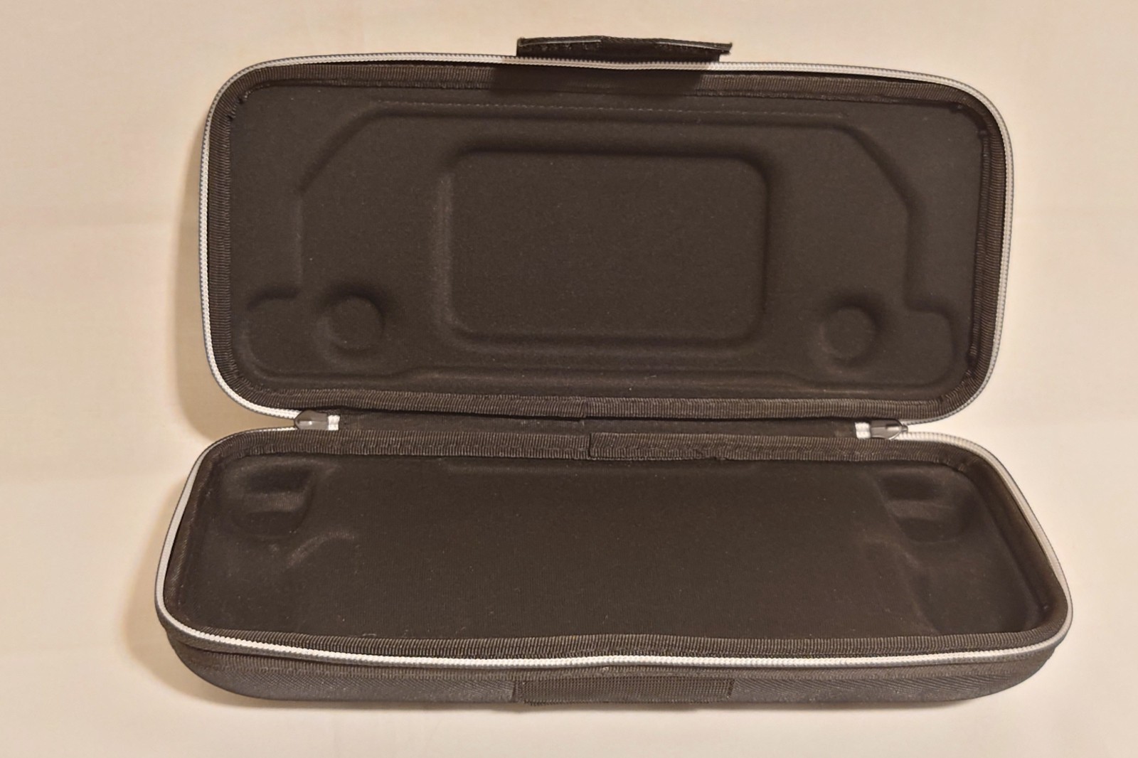 Valve Steam Deck OLED 1 TB w/ Handheld Case + Charger – Excellent Used Condition