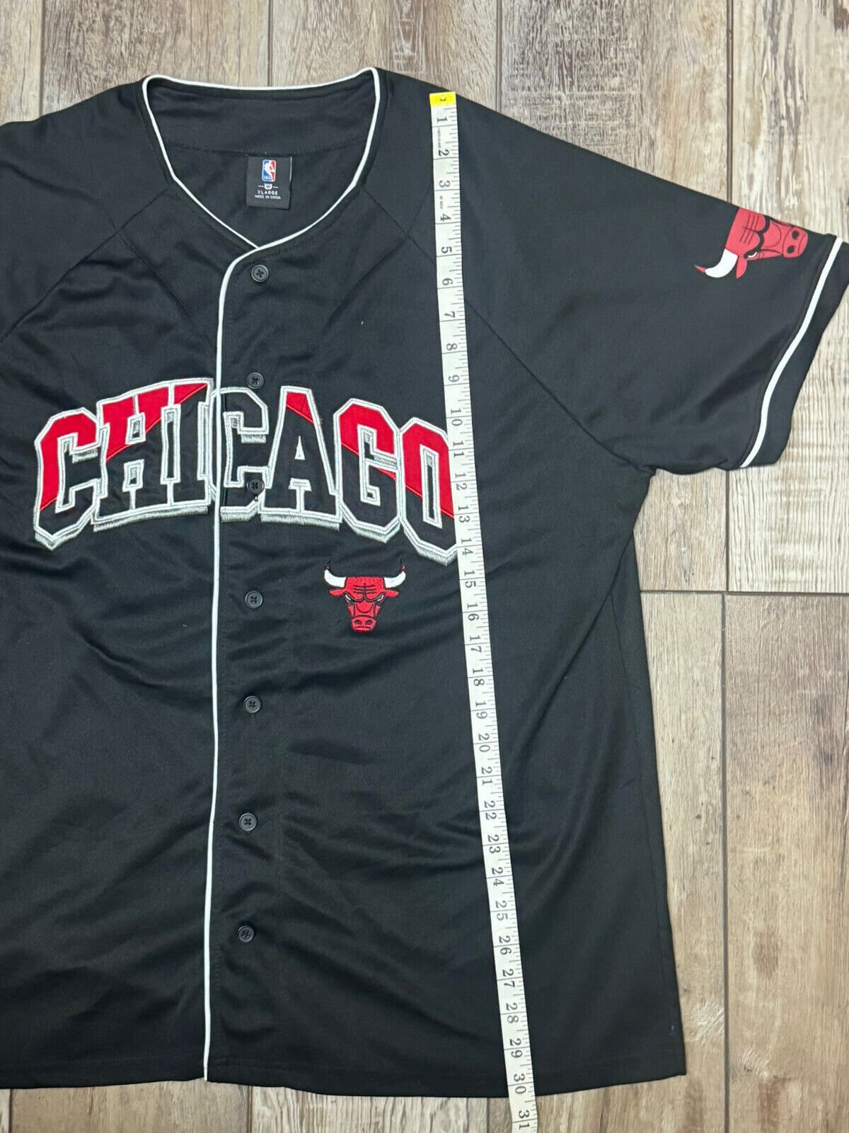 Chicago Bulls Jersey Men’s X-Large NBA Basketball Baseball Button Up Black EUC