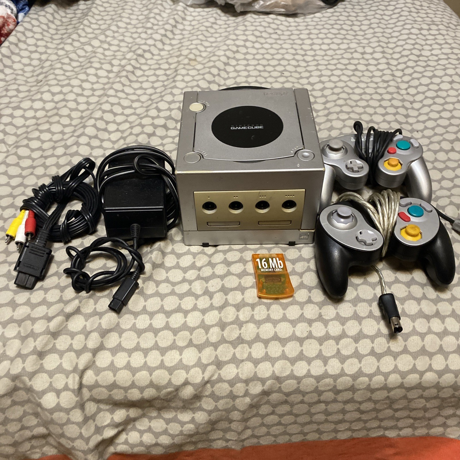 Platinum GameCube Works With Two Controllers Original Cords Tested Read