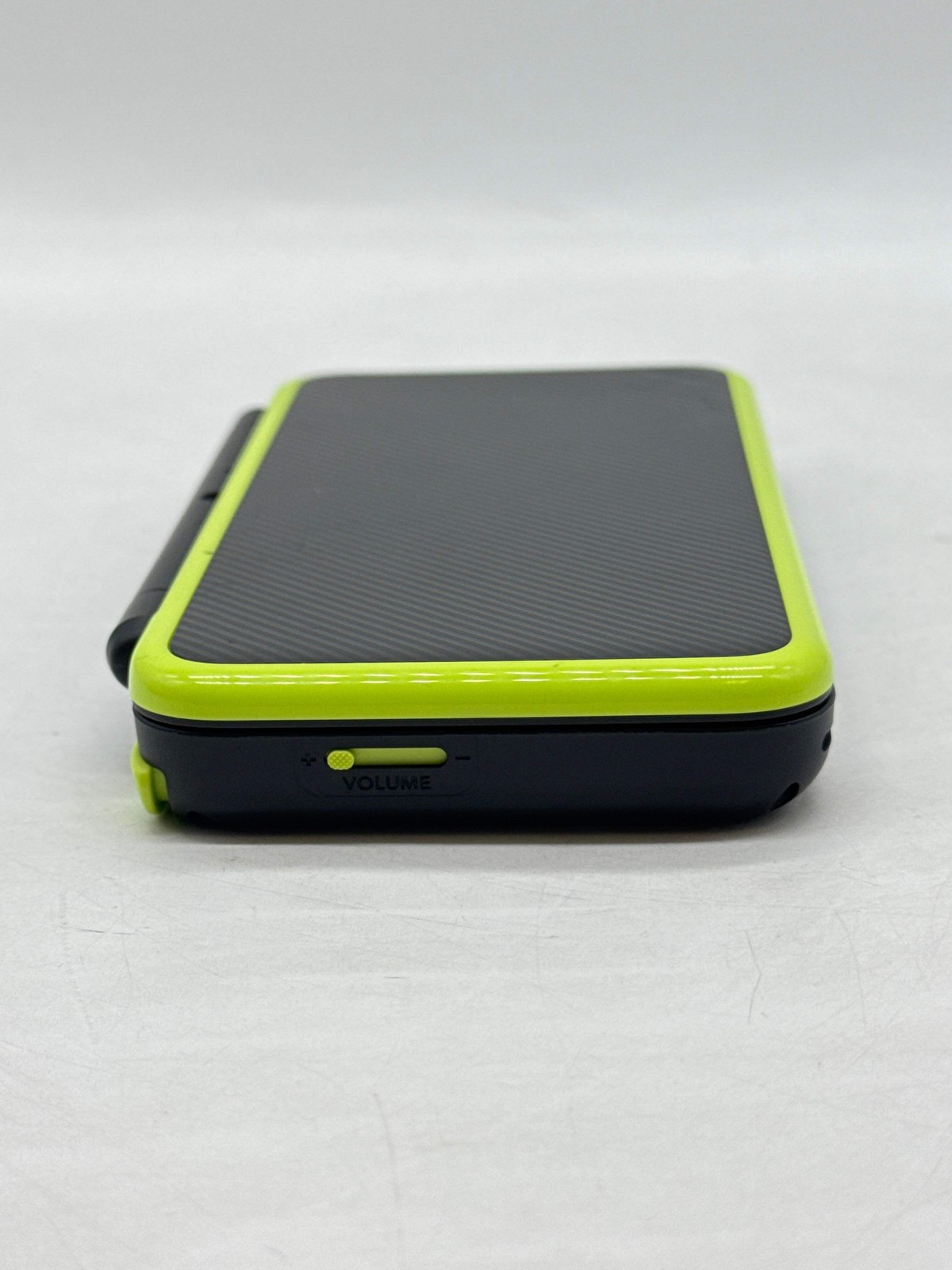 Nintendo New 2DS XL Black lime Handheld Video Game Console