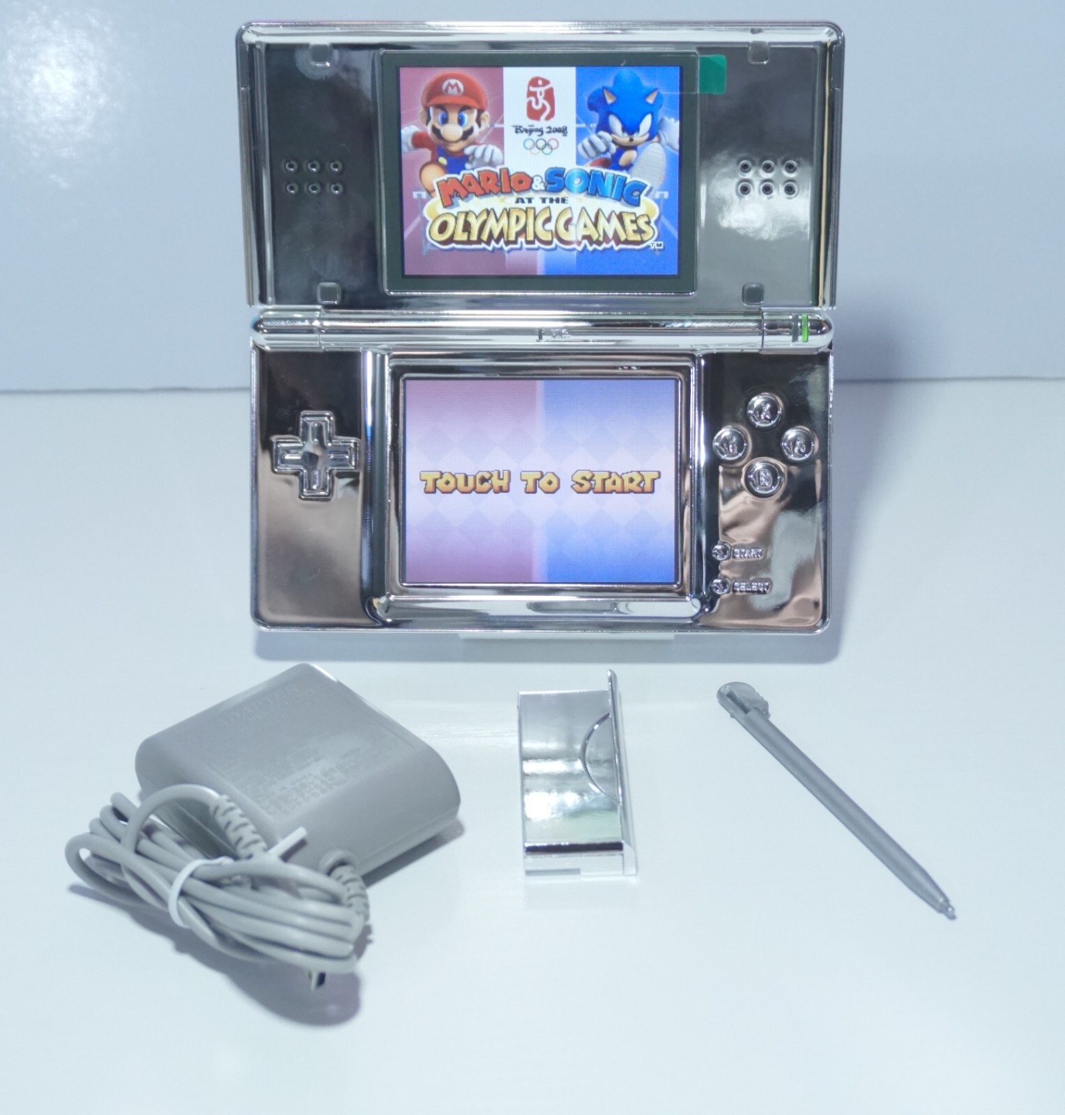 Nintendo DS Lite Metallic Chrome Silver Mirror Handheld Game System w/ Charger