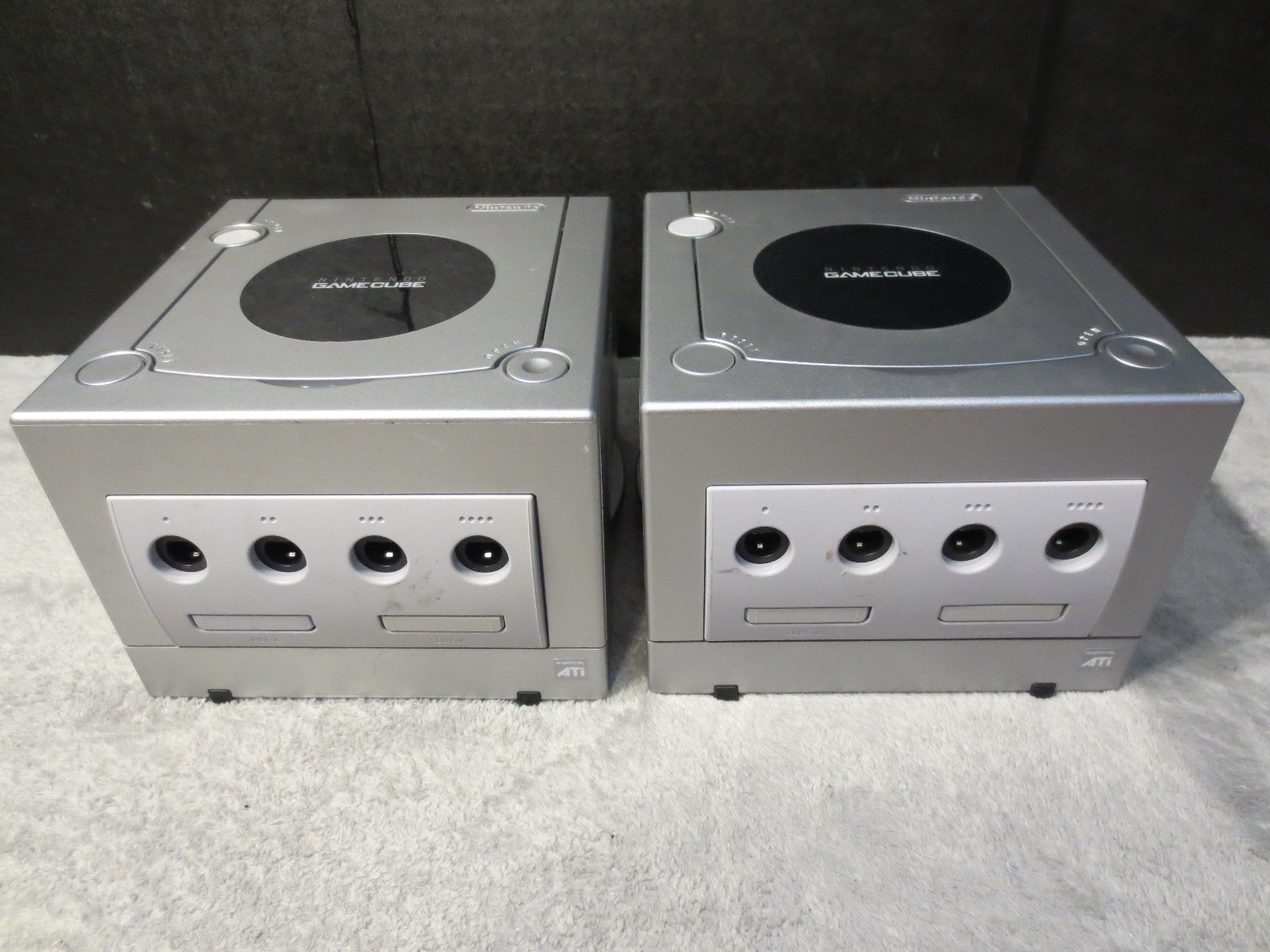 Lot of Two Silver Nintendo GameCube Consoles DOL-101 «AS IS» Will Not Read Disc