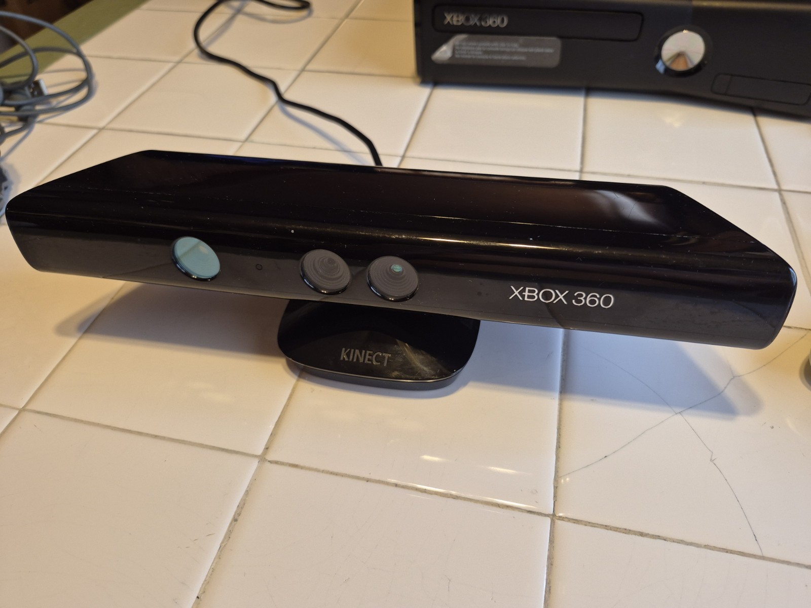 xbox 360 S console 250gb model#1439.. games,2 controllers,all cords,kinect+more
