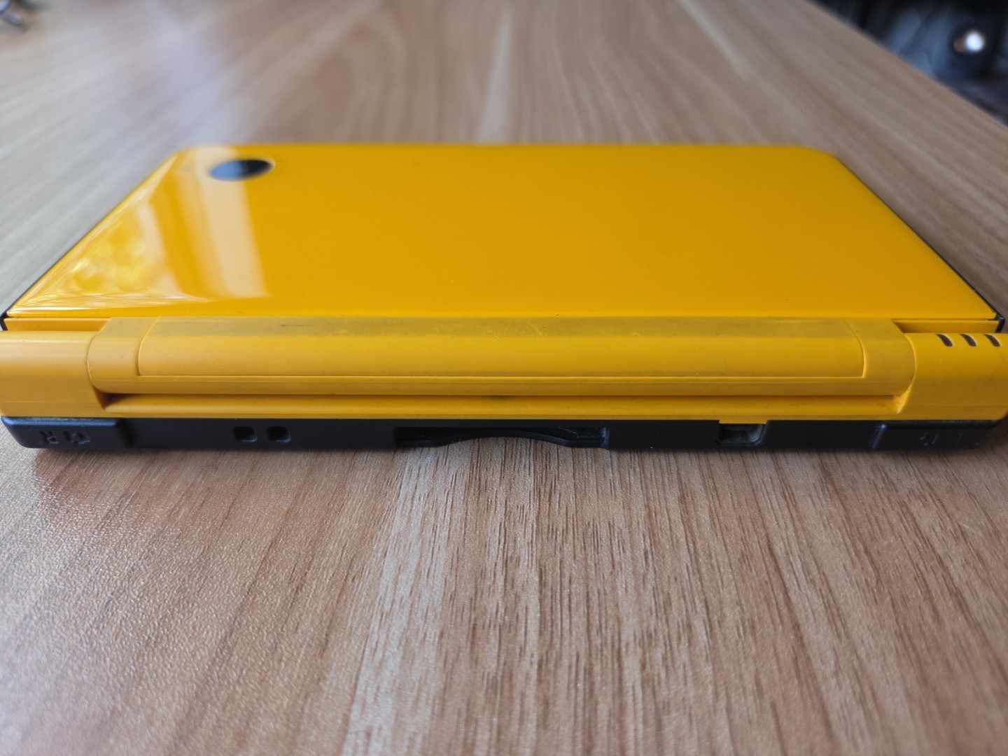 Nintendo DSi LL XL Yellow Console Japan W/charger US SELLER