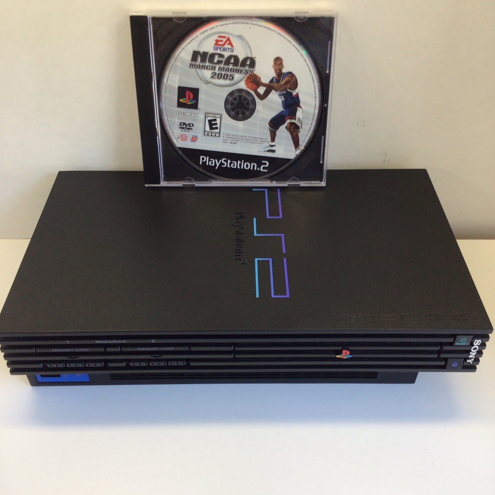 Sony PlayStation 2 PS2 Console SCPH-39001 Black NTSC-U/C w/ NCAA 2005