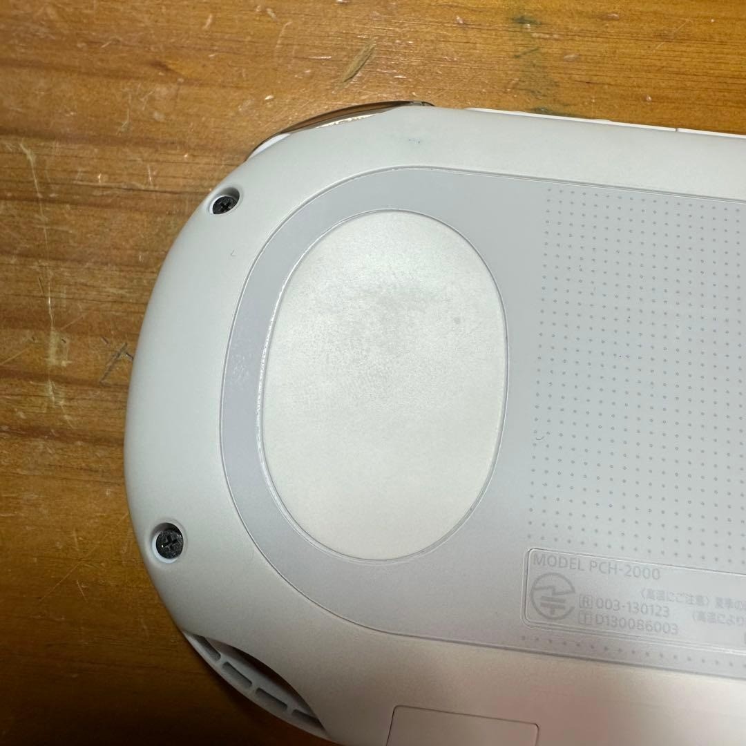 PSVita 2000 Console Glacier White 6254 From Japan