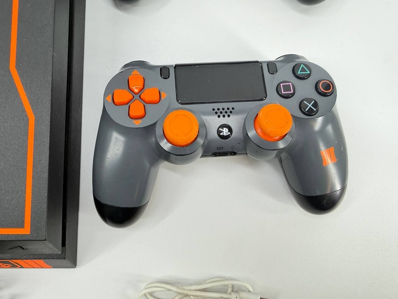 Sony PlayStation 4 PS4 Call of Duty Black Ops III 1TB Console 4 Controllers