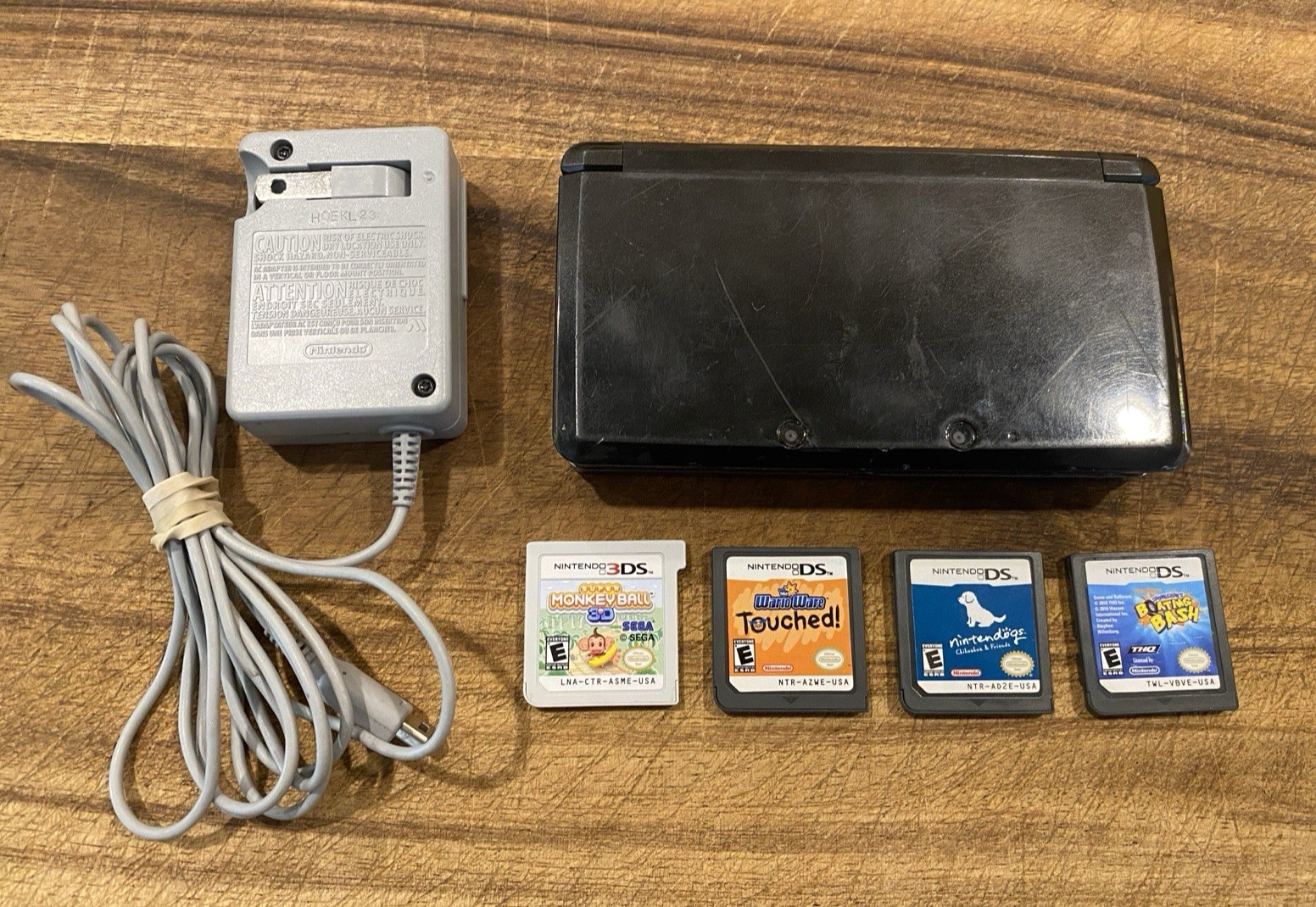 Nintendo 3DS Console Bundle Cosmo Black Gray: 4 Games + Charger
