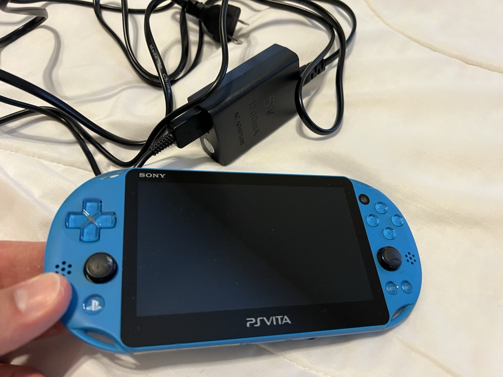 🌊 PS VITA 2000 AQUA BLUE VIBRANT COLOR WITH MINTY CLEAN SCREEN 256GB Bundle 🌊