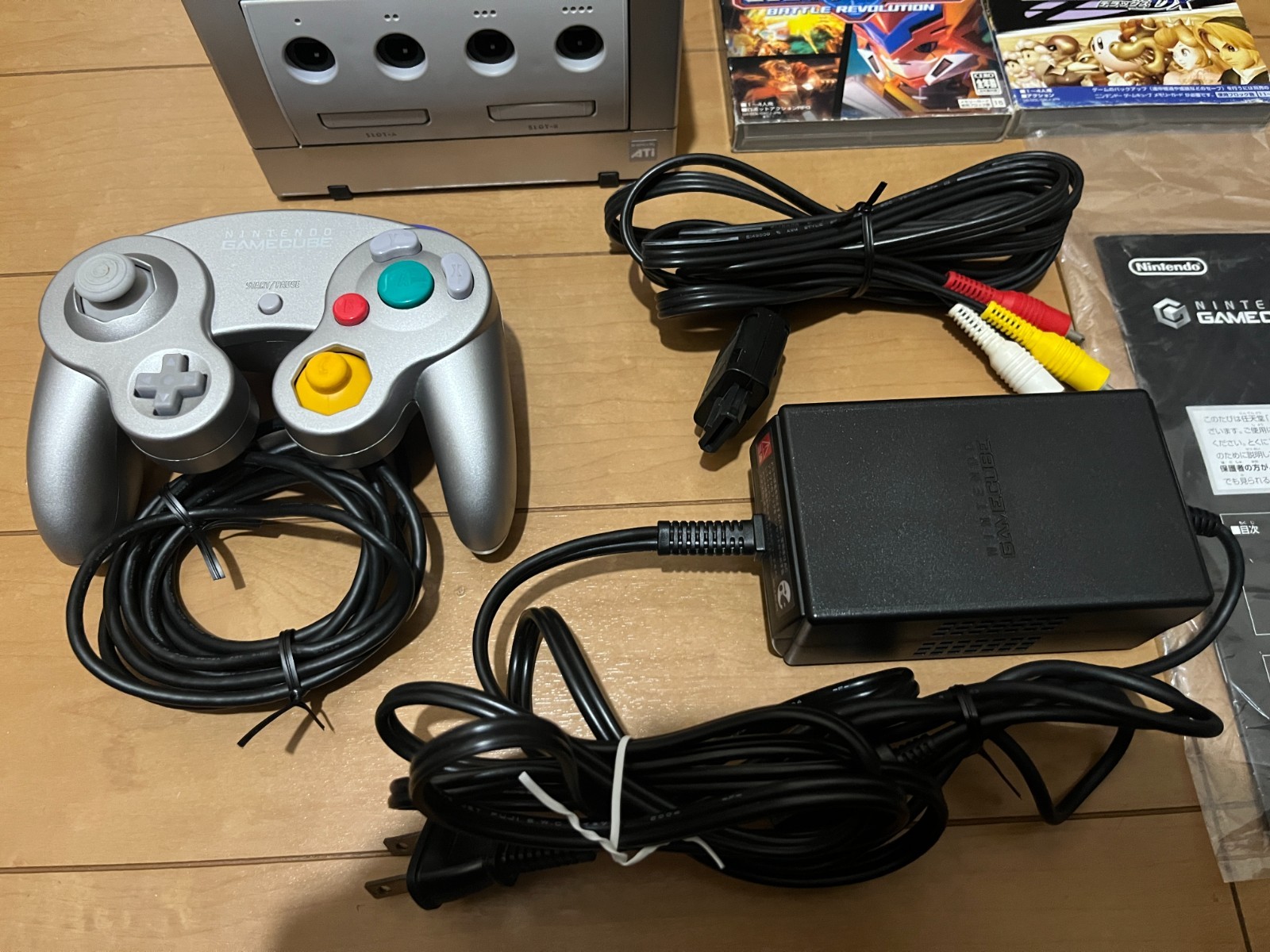 Nintendo GameCube Console & Controller Silver Color with BOX and Manual Games 01