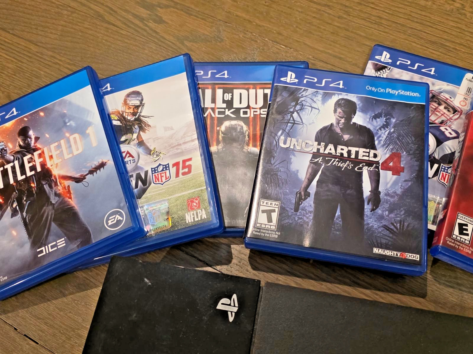 Sony PS4 500GB Console Bundle w/ Controller & 12 Games CUH-1115A Tested
