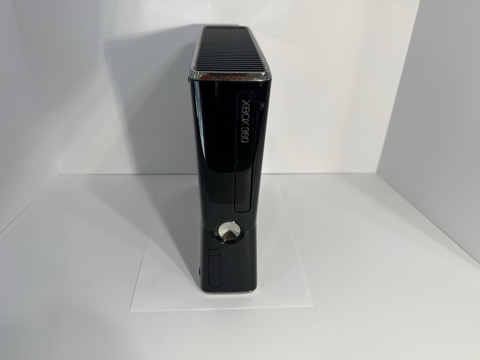 Microsoft Xbox 360 S Black 320GB Home Console HDMI NTSC-U/C 2011