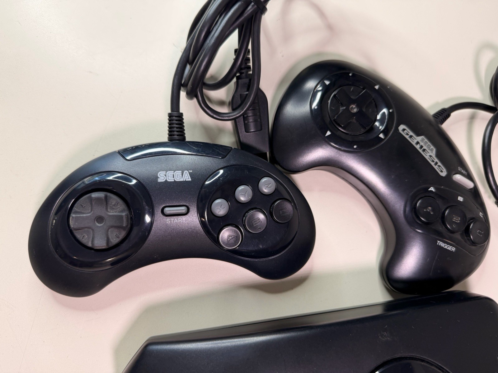Sega Genesis MK-1631 2 Controllers Power And A/V Cables