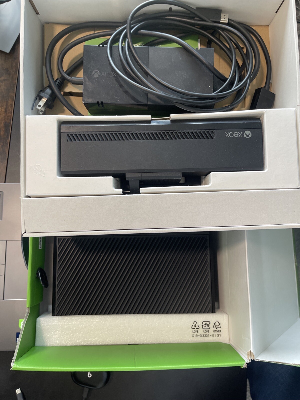 Xbox One 500GB Original Console Model 1540 / 1520 with Kinect Camera