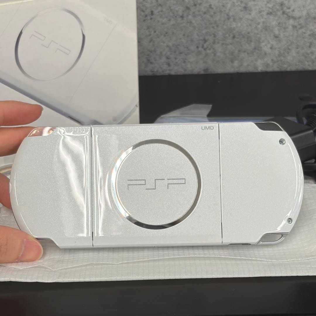 Excellent Sony PSP 3000 Pearl White Boxed Tested Boxed