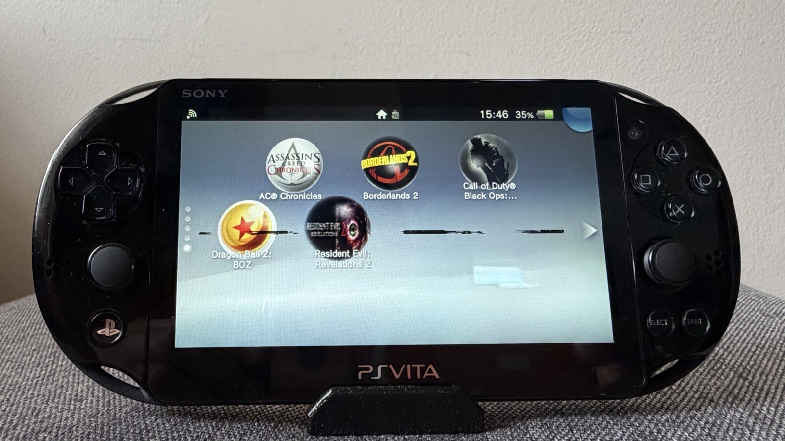 Sony PS Vita PCH-2000 Black Handheld Console Wi-Fi / Game /Sony 16GB Card