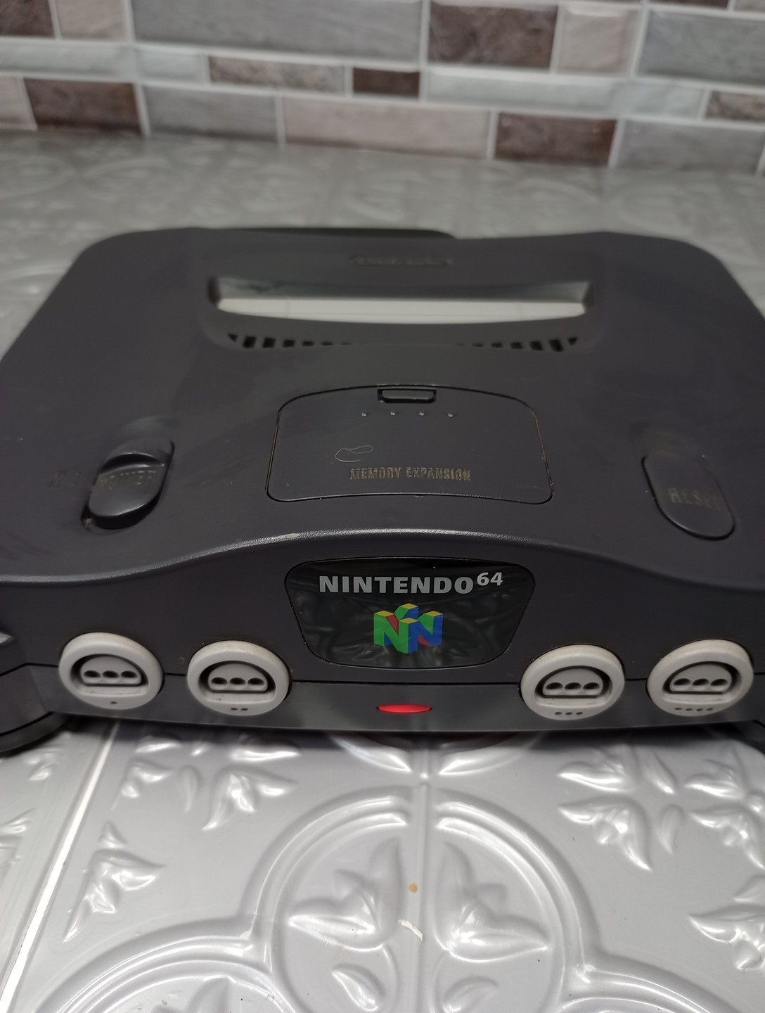 Nintendo 64 System 32MB Home Console Charcoal Gray W/ 3 Controllers , Cords