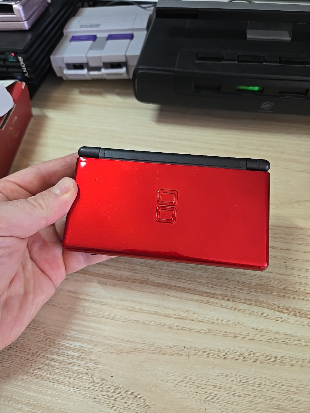 Nintendo DS Lite Crimson Handheld System – Red/Black – GBA Port NOT Working