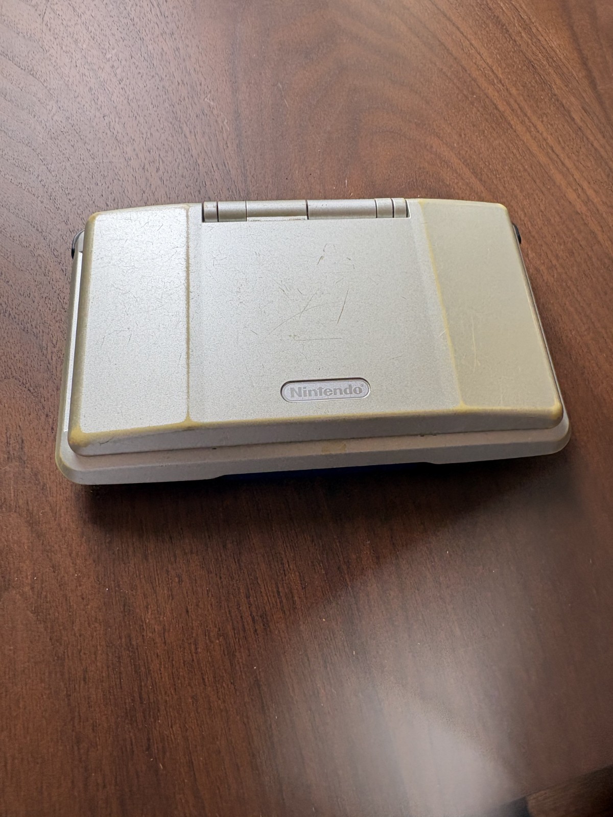 Nintendo DS Console with battery…powers on…no charger