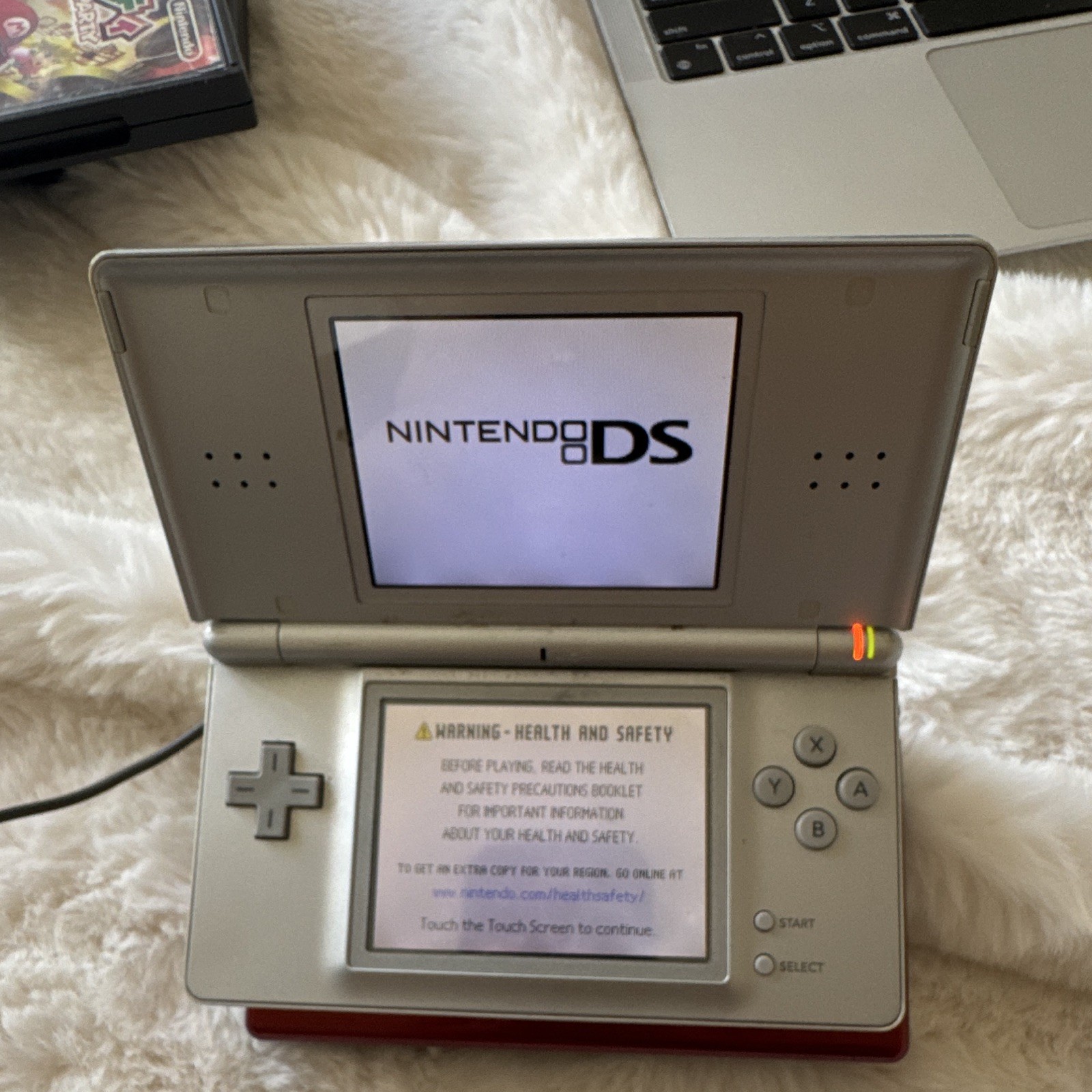 Nintendo DS Lite Handheld System Silver Touchscreen NTSC-U/C 128MB USG-001