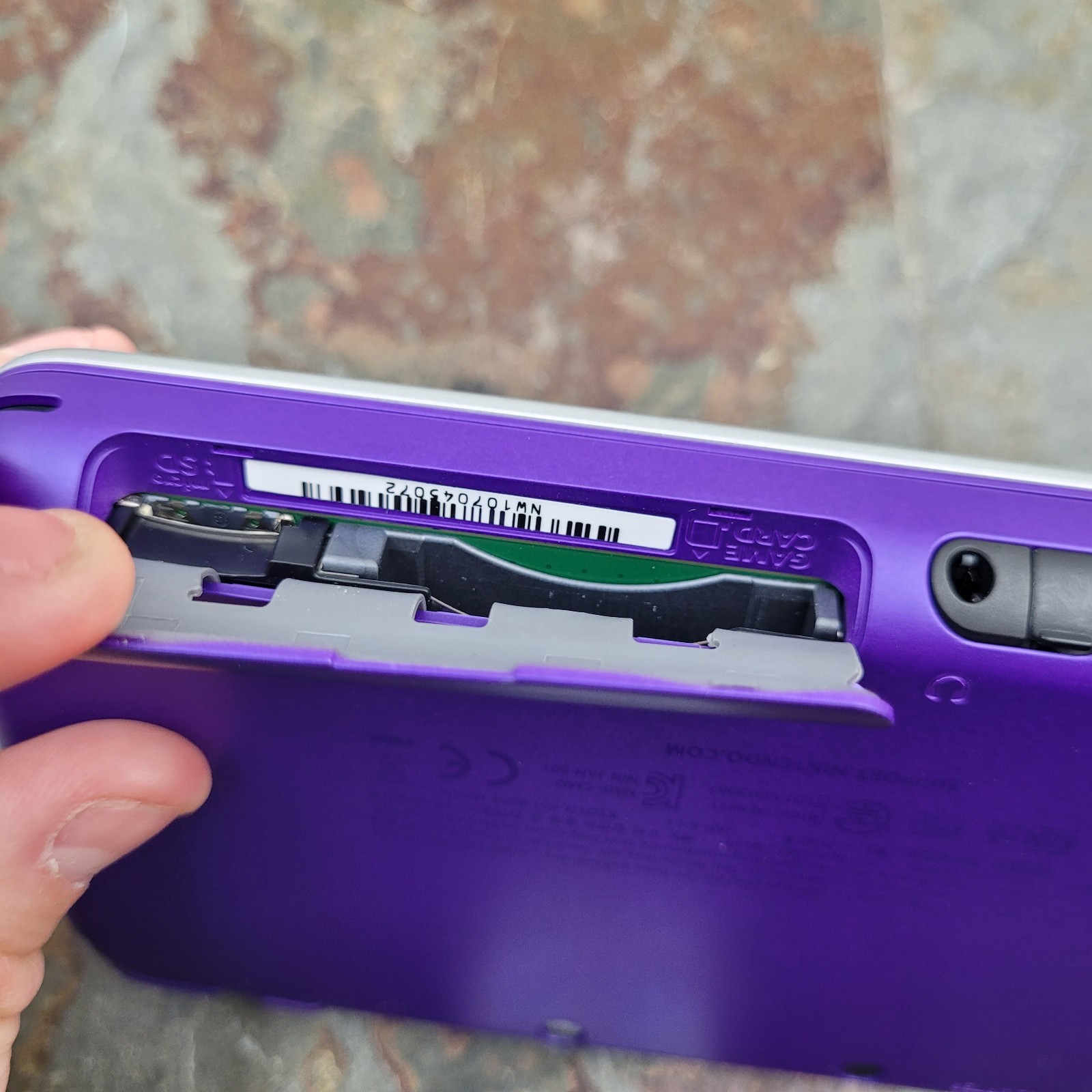 Nintendo 2DS XL Purple Handheld Console Nintendo 4GB Touchscreen JAN-001