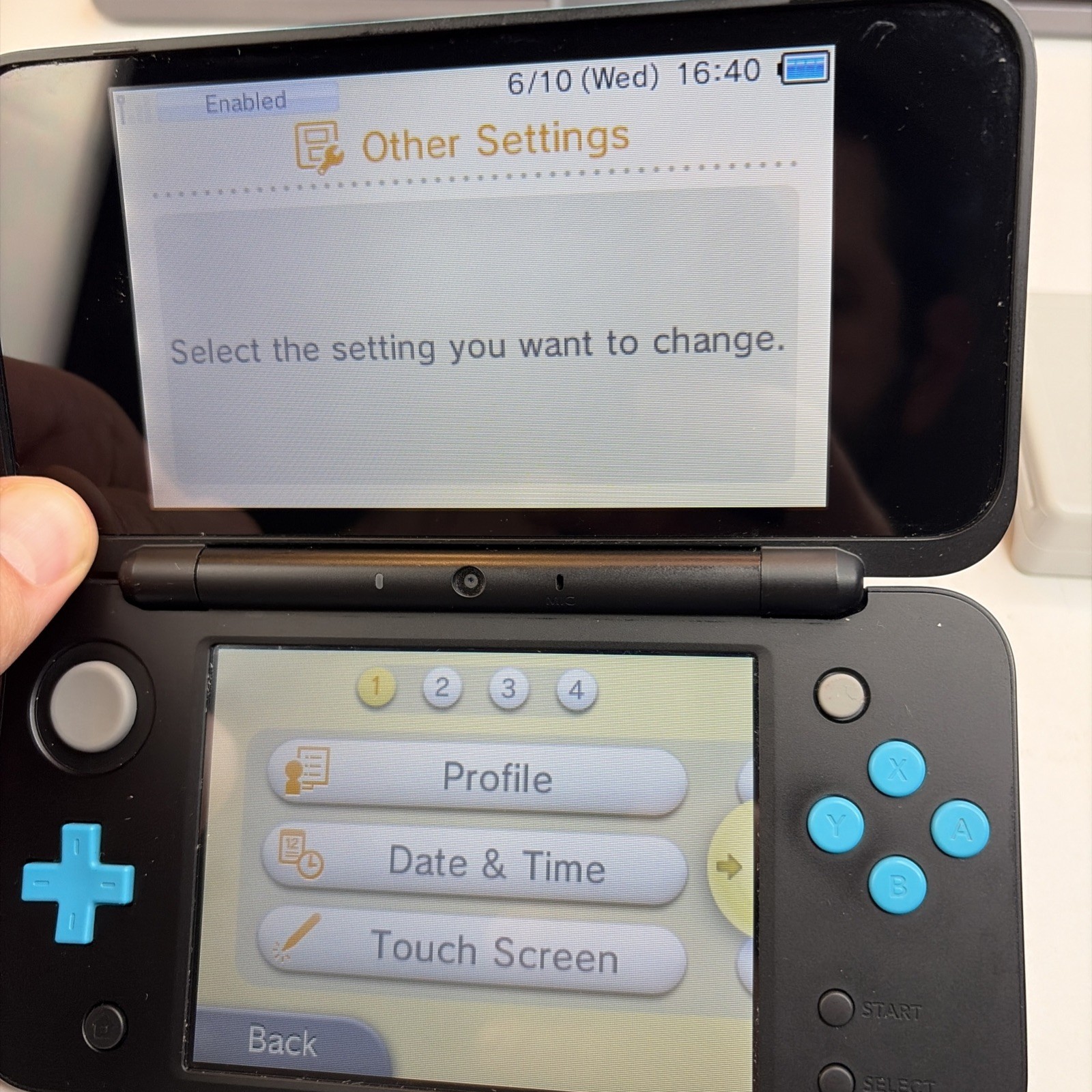 Nintendo 2DS XL Console – Black/Turquoise W Charger Case Stylus US Model