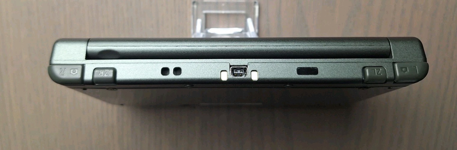 New Nintendo 3DS XL Metallic Black | Charger 32GB SD Card | REGION FREE TOP IPS
