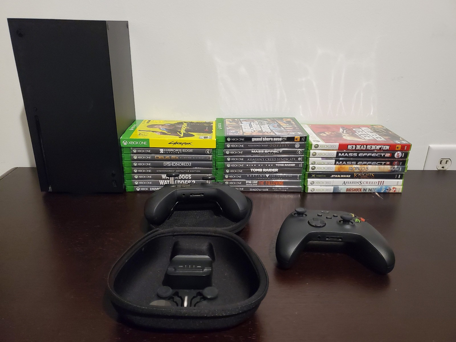 Xbox Series X Bundle w/ 2 Controllers, Elite Series 2 Controller, 24 Games