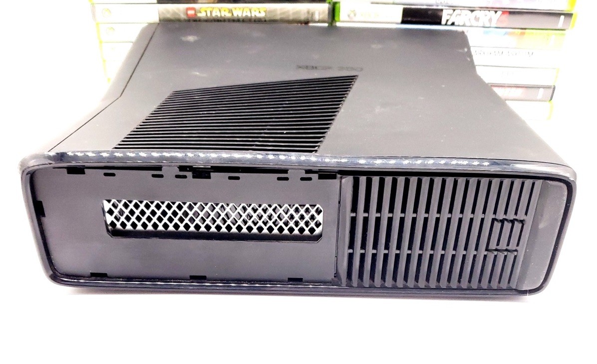 Microsoft Xbox 360 S Console – Black (1439) 250GB Drive & 34 Games SYSTEM WORKS