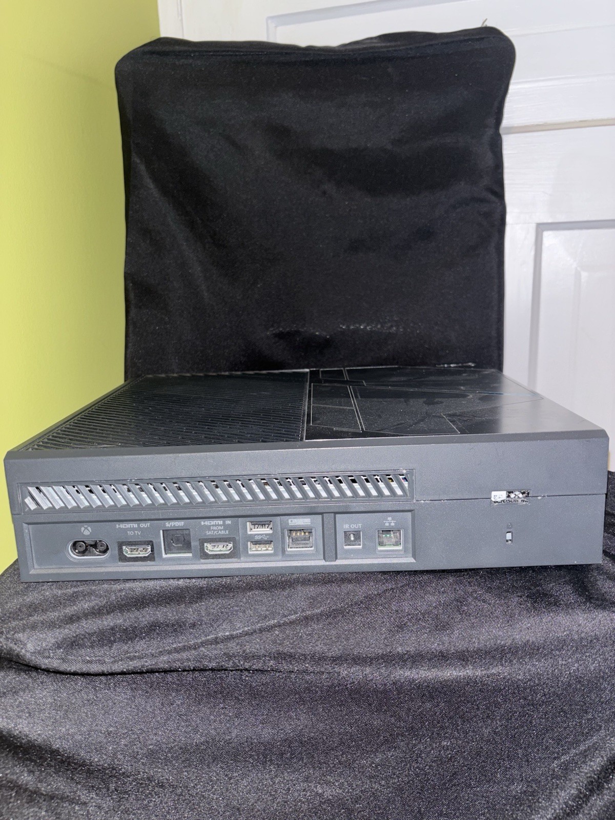 Microsoft Xbox One Halo 5: Guardians Limited Edition 1TB – Console Only