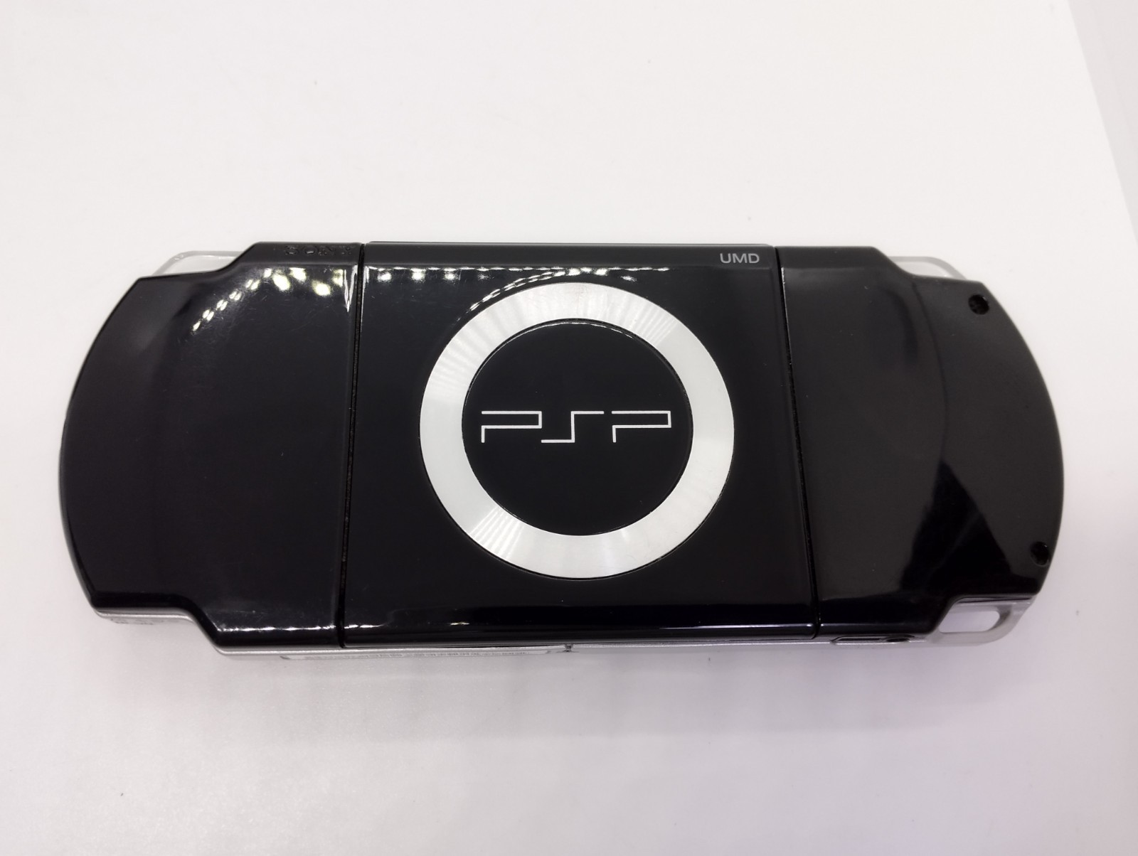 Piano Black Sony PSP 2000 System w/Box Charger [ Region Free ] Playstation w/box