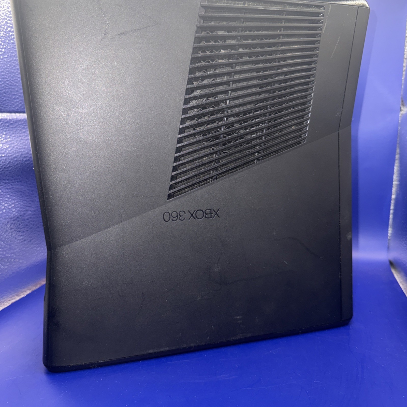 Microsoft Xbox 360 S 4GB Black Console, Open Box Complete in Box READ