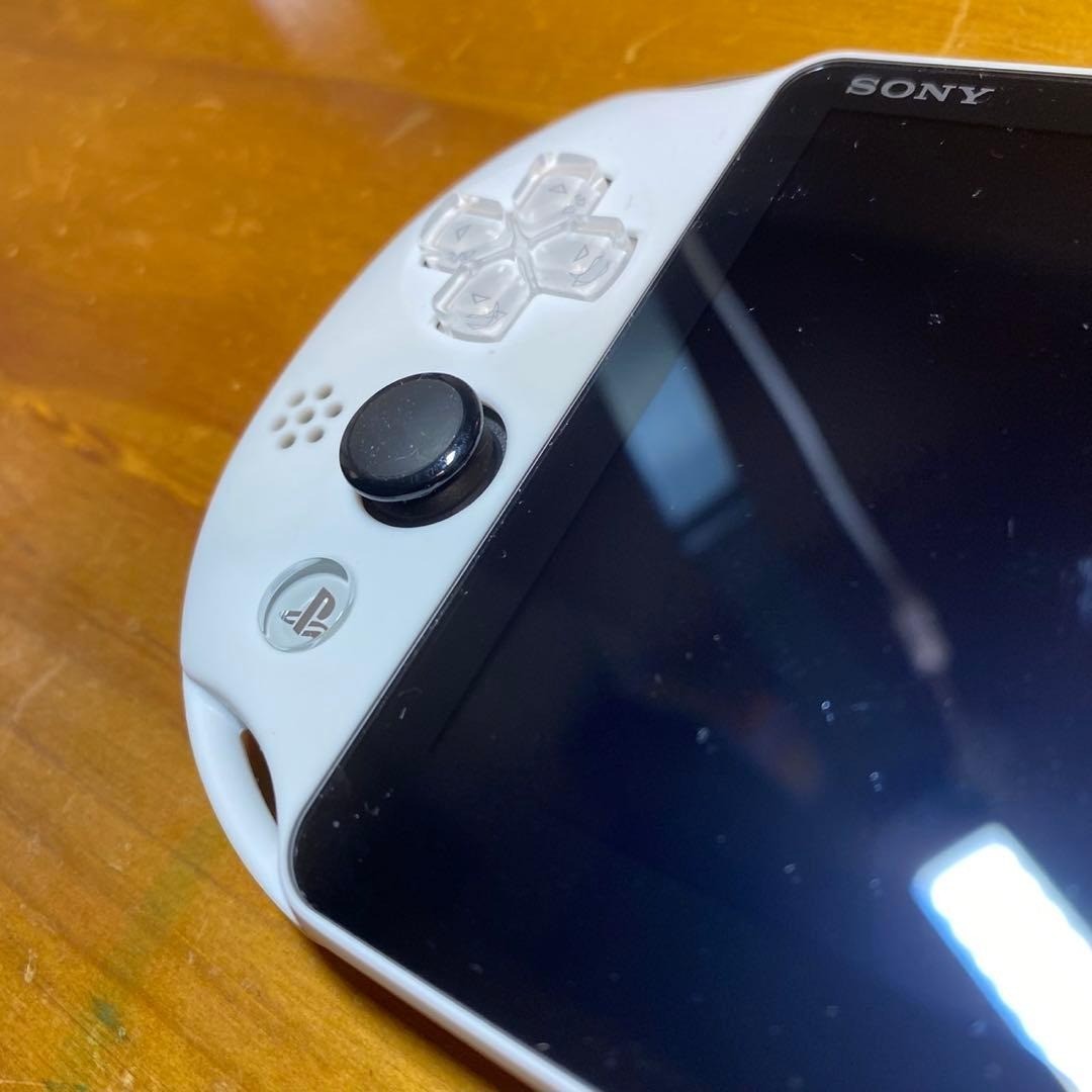 PSVITA 2000 Console, Glacier White 6257 From Japan