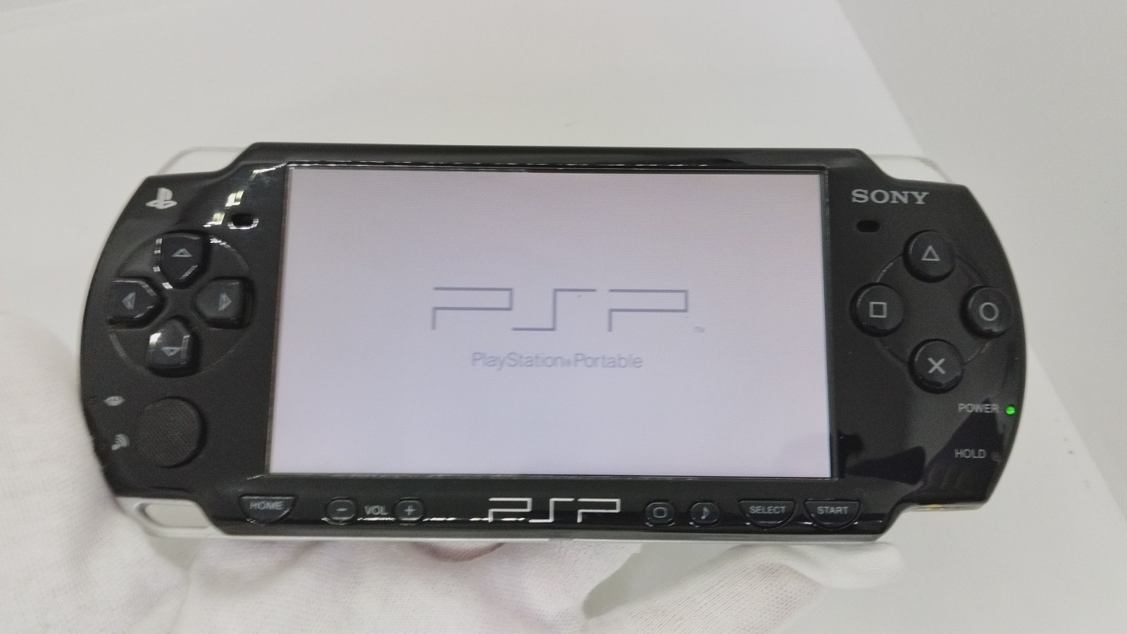 Piano Black Sony PSP 2000 System w/Box Charger [ Region Free ] Playstation w/box