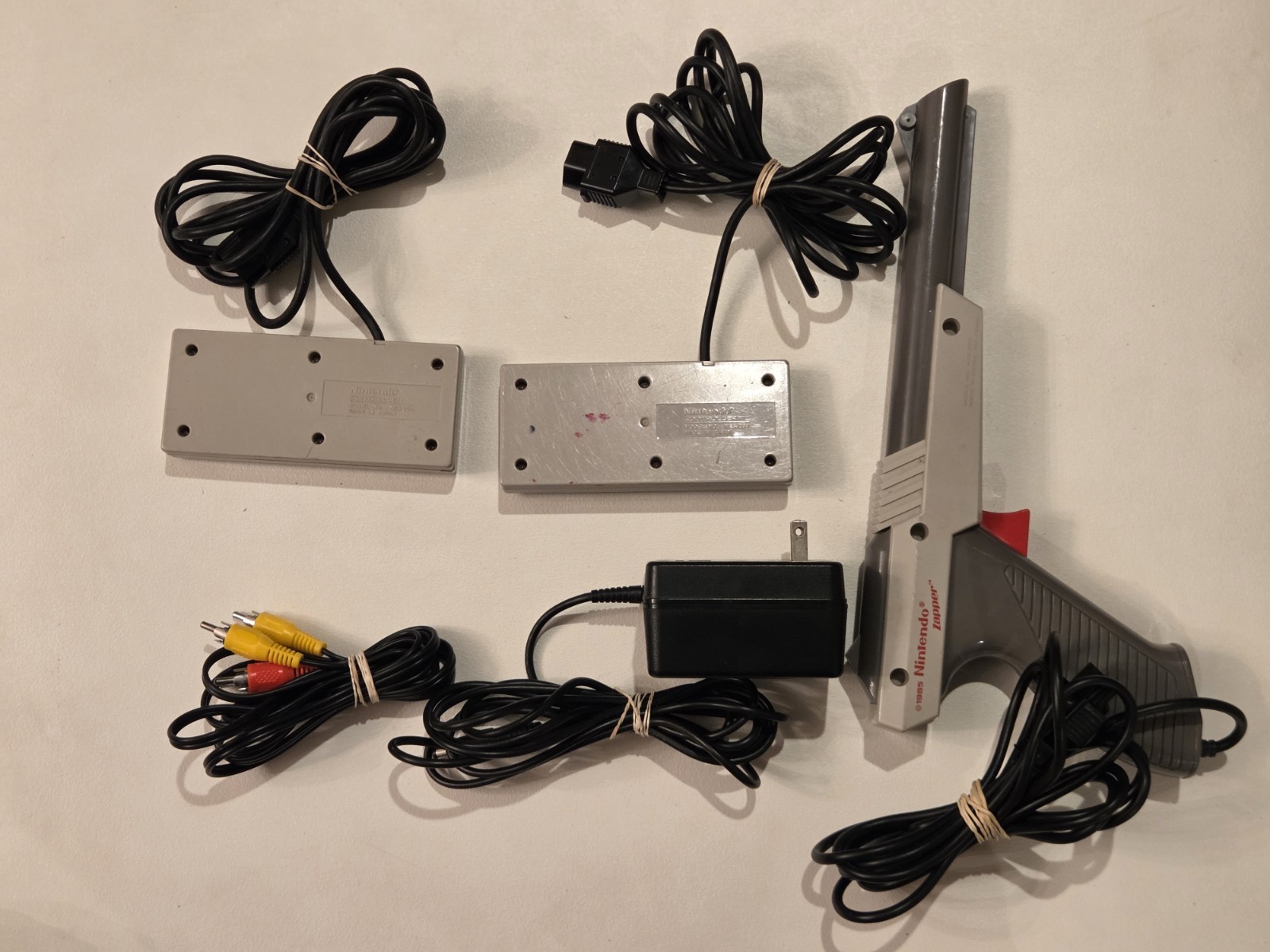 Nintendo NES Control Deck Console In Box (READ DESCRIPTION)