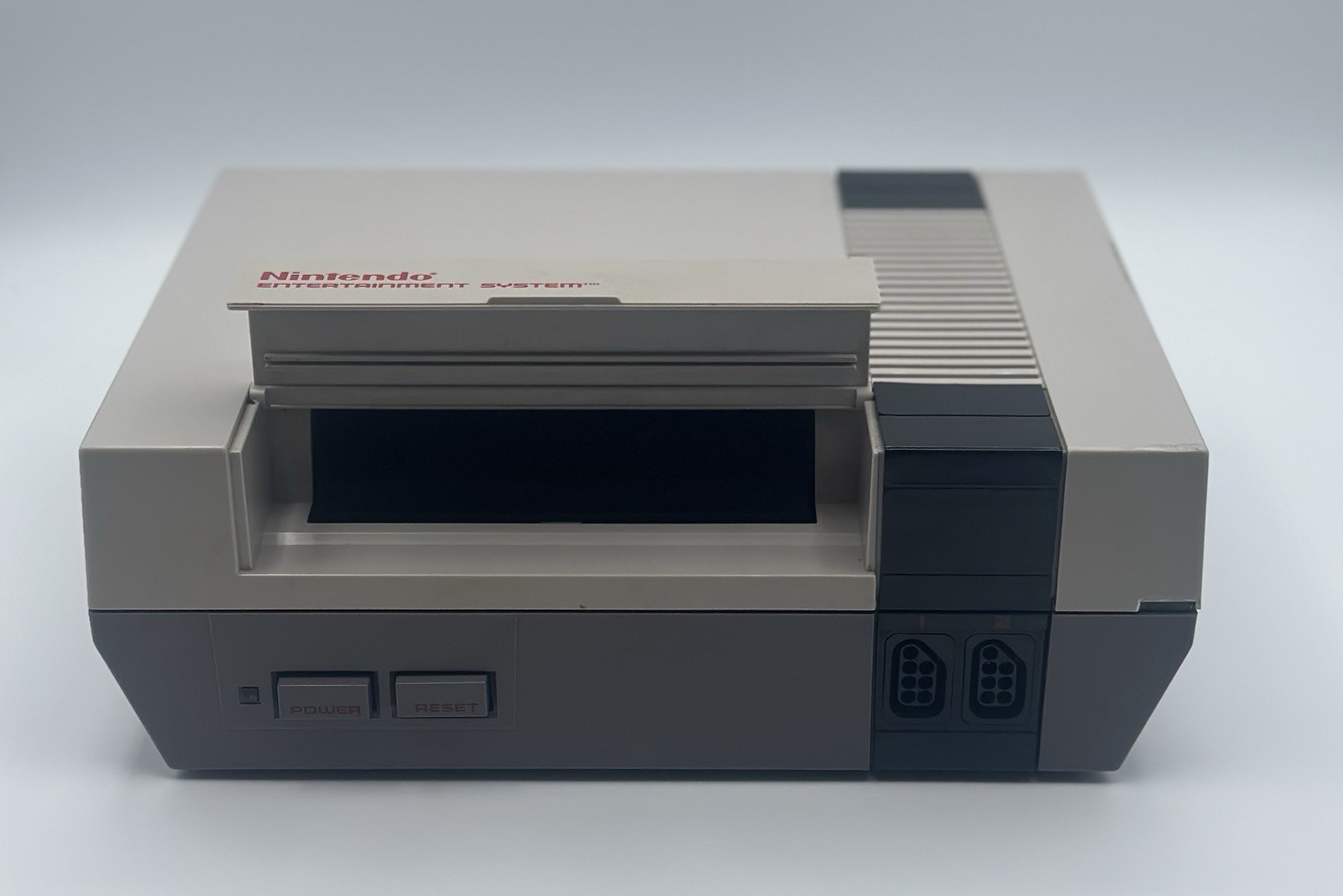 Nintendo NES System New 72 Pin +2 Controllers, Zapper Mario Duck Hunt Manual