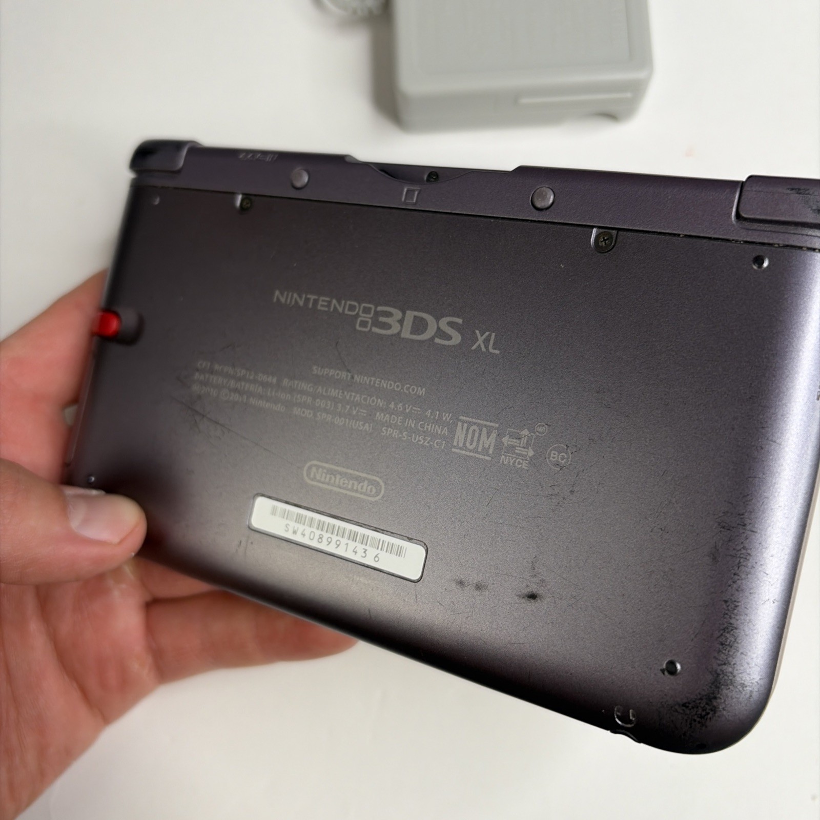 Nintendo 3DS XL Retro Silver Edition NES Controller W Charger Stylus US Model