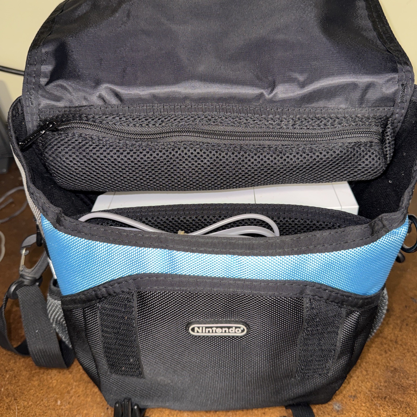 Nintendo Wii RVL-001 GameCube Compatible Console W/ Wii Bag W/ 12 Games Tested