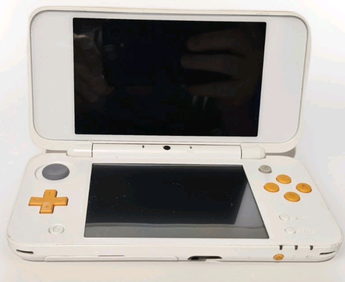 NINTENDO 2DS XL WHITE ORANGE CONSOLE HANDHELD SYSTEM AS IS PARTS OR REPAIR ~READ