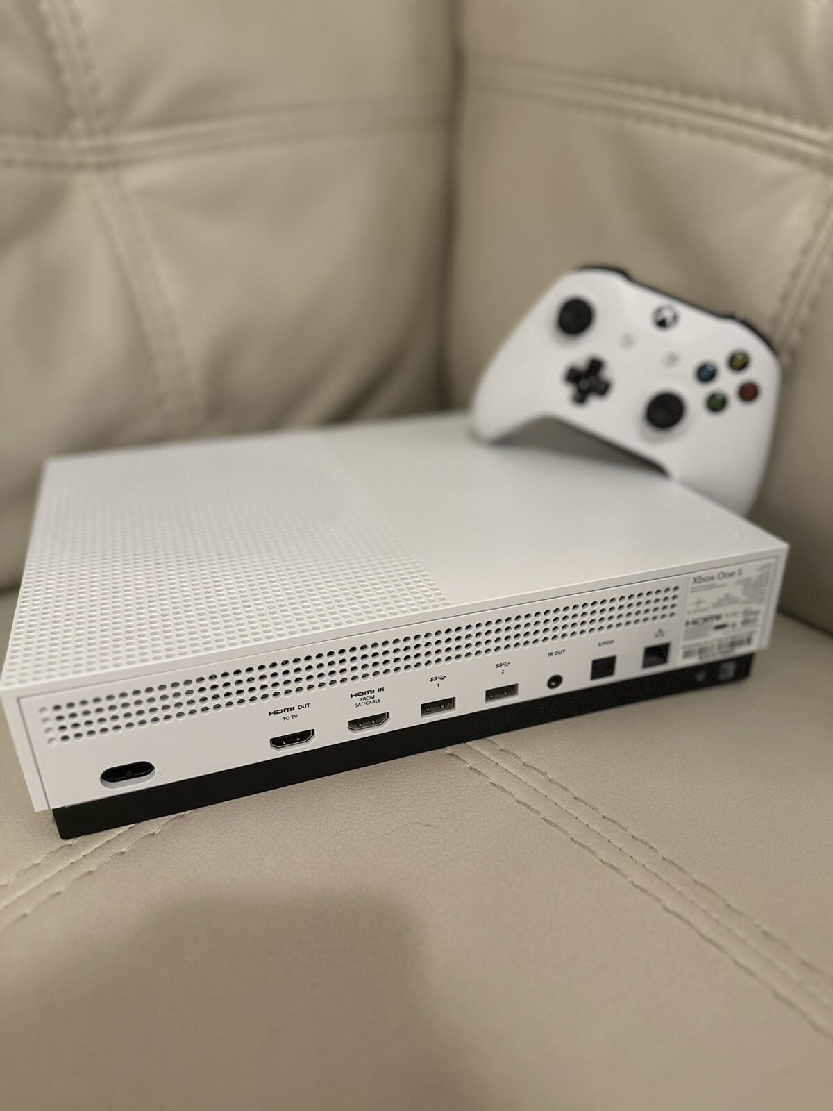 Microsoft Xbox One S Minecraft Favorites Bundle 500GB Game Console – White