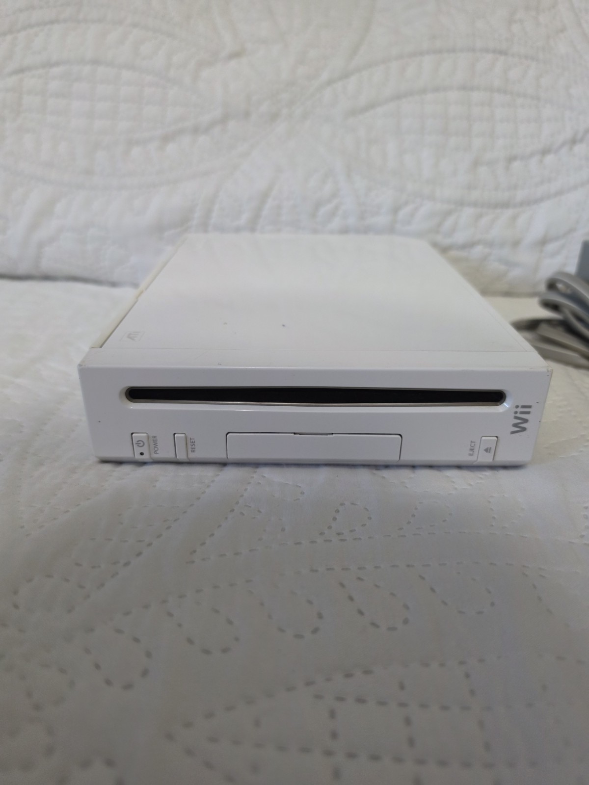 Nintendo Wii Console RVL-001 Tested w/ 2 Controllers 1 Nunchucks & Cables