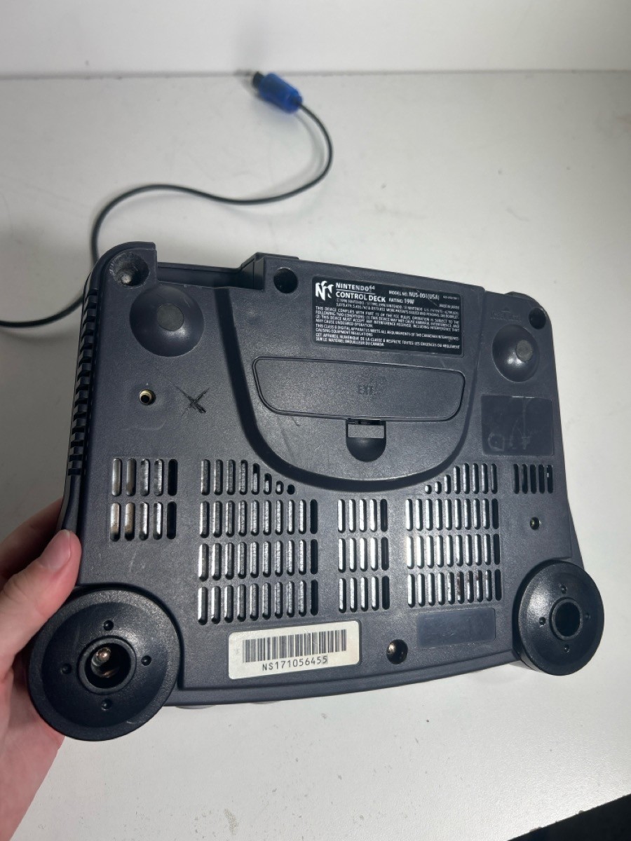 NINTENDO 64 SYSTEM CONSOLE NUS-001 (P17023290)