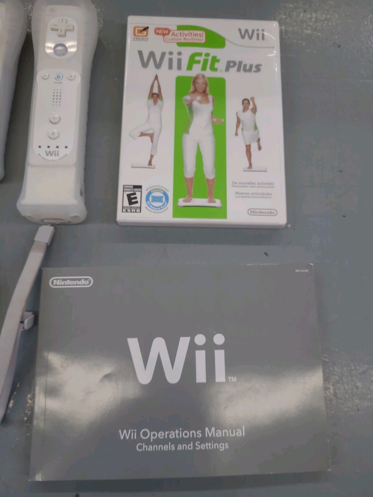 Nintendo Wii RVL-001 512 MB Home Console Bundle Tested Working