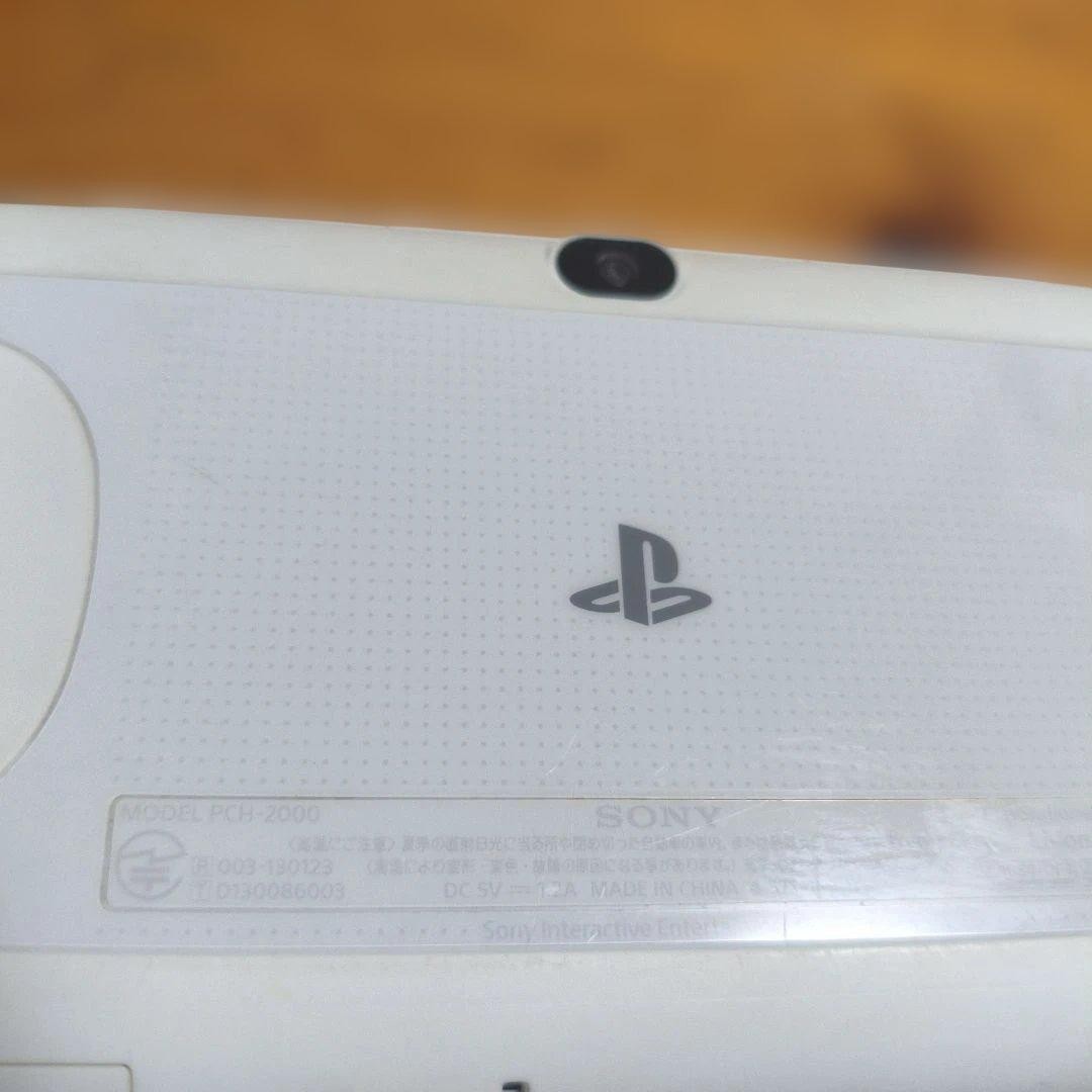 Sony PS Vita PCH-2000ZA22 1GB Handheld Console – Glacier White with Box Tested
