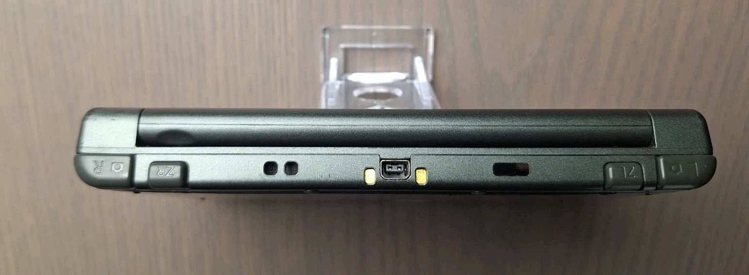 New Nintendo 3DS XL Metallic Black | Charger 32GB SD Card | REGION FREE TOP IPS