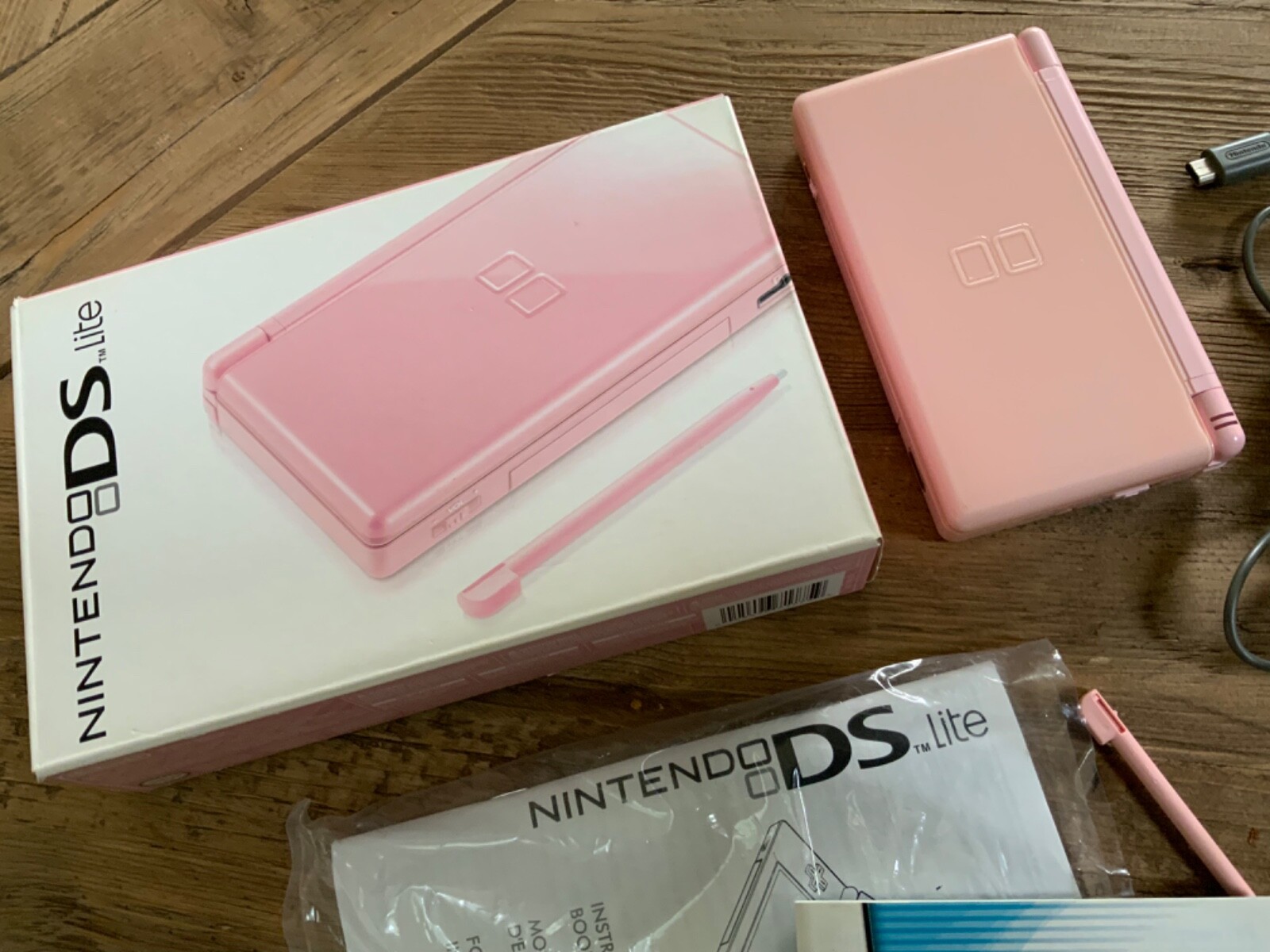 Rare for Collectors – Nintendo DS Lite – Coral Pink (USG-S-PB-USZ)