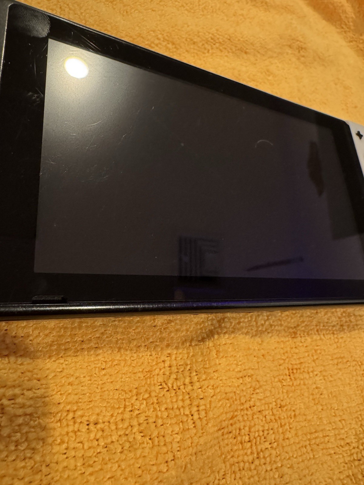 Nintendo HAC-001 Switch Console. Everything Works But Speakers.